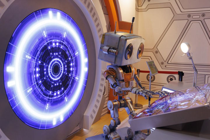 航天科幻扩展现实大空间体验展拍摄的人工智能机器人星启8号.jpg