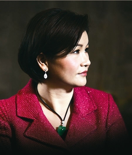 ��ҵ���츻�񻰣���Ů�׸���Ⱥ��500���ʲ�����֮��