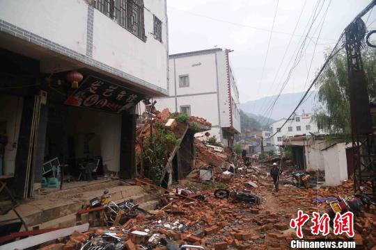 ͼΪ4���峿�����С���������