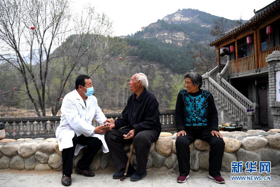 ��ϰ��ƽ��С�����¡��»�����ͼ�Ļ�������9���������������˶�����һ���Ҹ����������ꡱ����ϰ��ƽ���������ϵĹ���